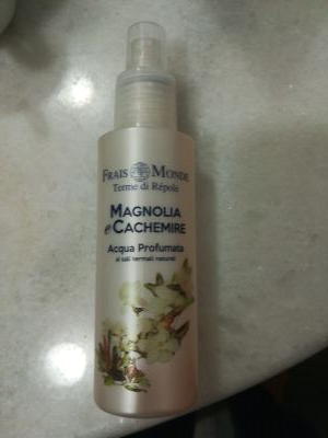 Acqua profumata Magnolia e cachemire