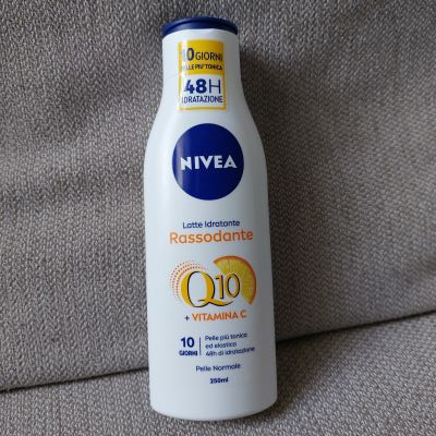 Latte idratante rassodante q10 e vitamina c