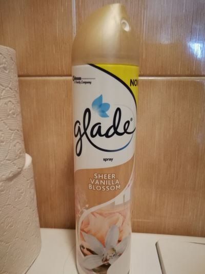 Glade sheer vanilla blossom