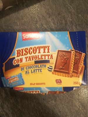Biscotti con tavoletta di cioccolato al latte 