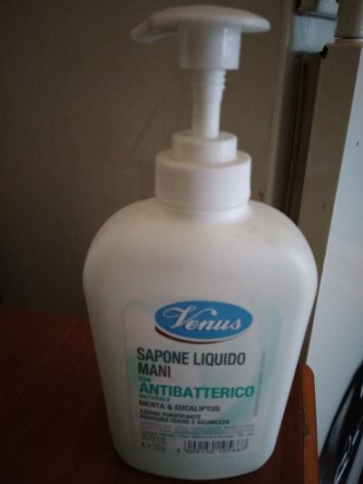 Sapone liquido antibatterico