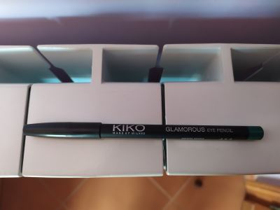 Glamorous eye pencil