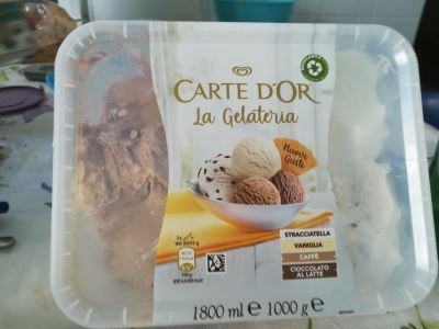 La gelateria Stracciatella Vaniglia Caffè Cioccolato al latte