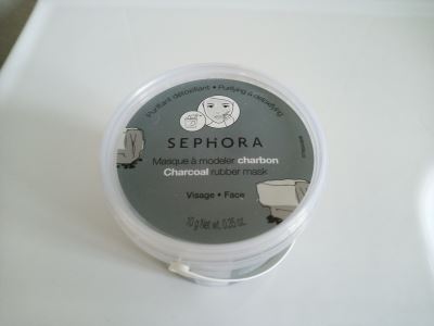 Maschera al carbone