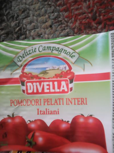 Pomodori pelati interi italiani