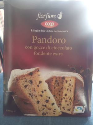 Pandoro con gocce di cioccolato