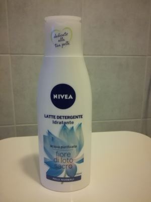 Latte detergente Fiore di loto sacro