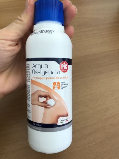 Acqua ossigenata 