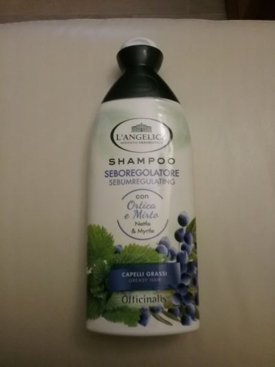 Shampoo seboregolatore con ortica e mirto