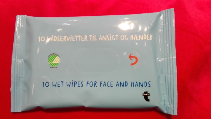 10 wet wipes for face and hands