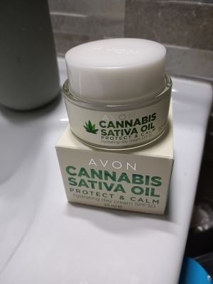 Crema viso cannabis sativa oil