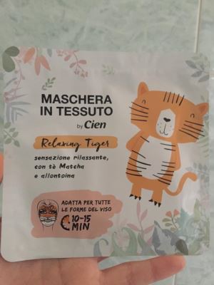 Maschera in tessuto relaxing tiger