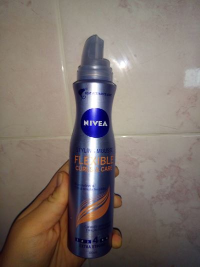 Schiuma capelli nivea