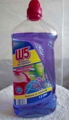 Detergente per pavimenti al profumo di lavanda