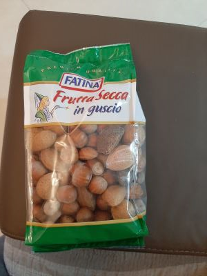 Frutta secca in guscio