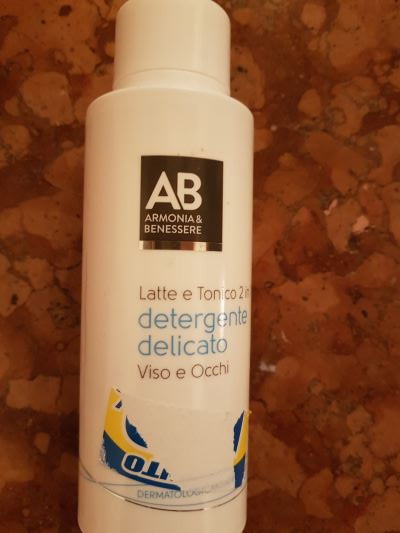 Detergente e tonico 2 in 1