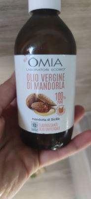 Omia Olio vergine di mandorle