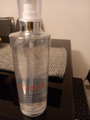 Acqua detergente essenziale 