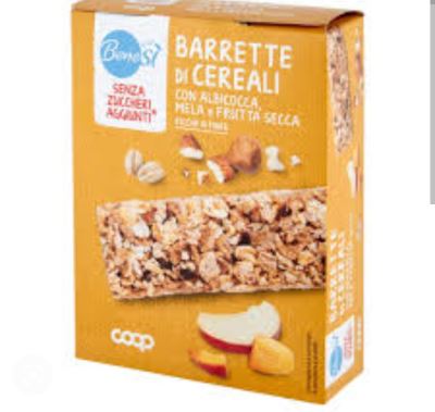 Barrette di cereali albicocca mela e frutta secca