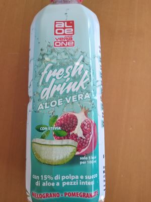 Fresh drink aloe e melograno