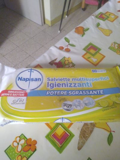 Salviette multisuperficie igienizzanti