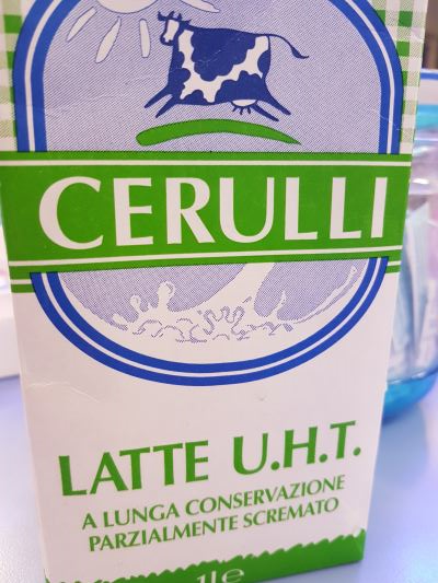 Latte u.h.t. parzialmente scremato 