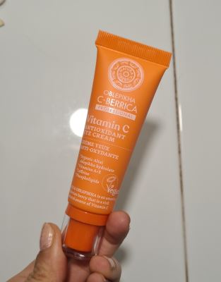 Vitamin C eye cream 