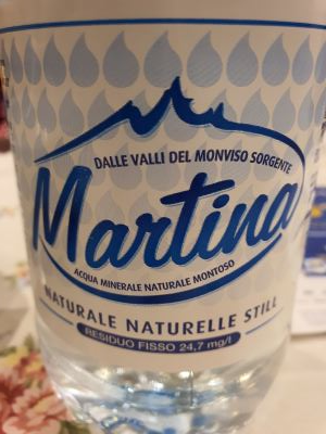 Acqua minerale naturale