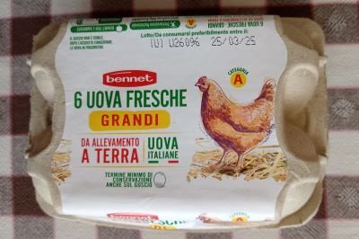 Uova da galline allevate a terra 