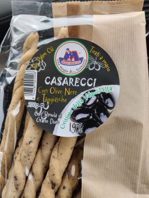 Grissino della valpolicella. Casarecci con olive nere e taggiasche 