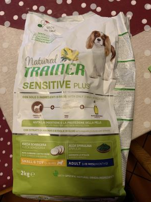Natural Trainer sensitive plus con cavallo riso e olio di granturco