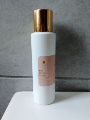 Lux Light Essence