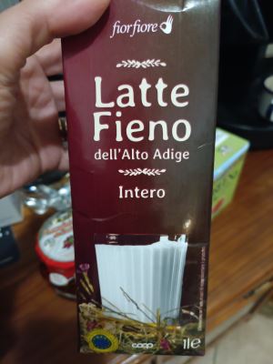 Latte fieno intero 