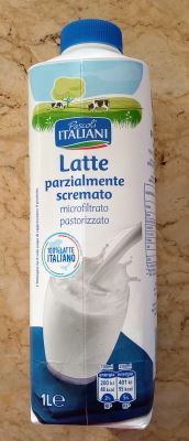 Latte fresco parzialmente scremato microfiltrato patorizzato