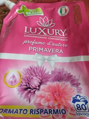Ammorbidente concentrato profumo d'autore primavera