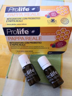 INTEGRATORE CON PROBIOTICI E PAPPA REALE