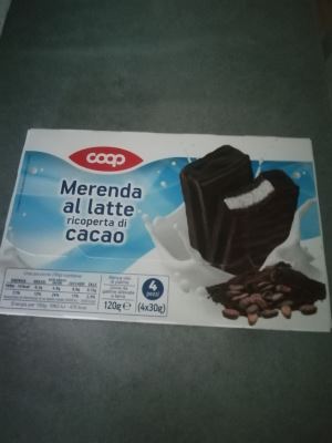 Merenda al latte ricoperta di cacao 