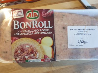 Bonroll con radicchio roso e scamorza affumicata