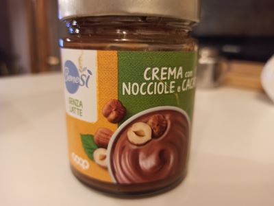 Crema con nocciole e cacao senza lattosio