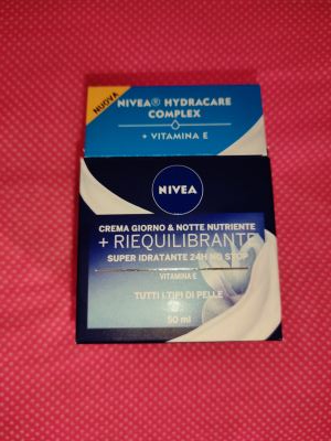 Nivea Hydrocare complex CREMA GIORNO & NOTTE NUTRIENTE + RIEQUILIBRANTE