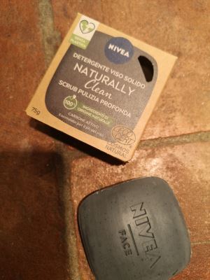 Naturally clean detergente viso solido carbone attivo