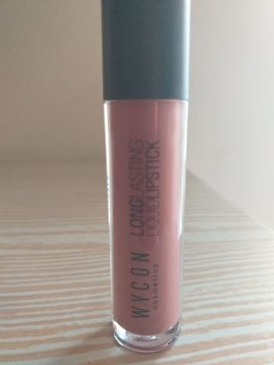 Long lasting liquid lipstick