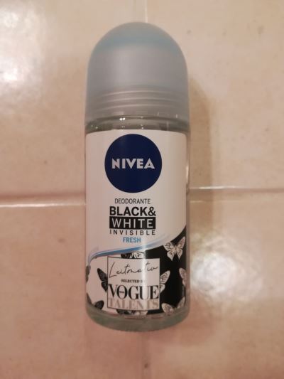 Deodorante Black&White Invisible Fresh