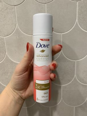 Deodorante Dove advance control