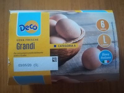 Uova fresche grandi