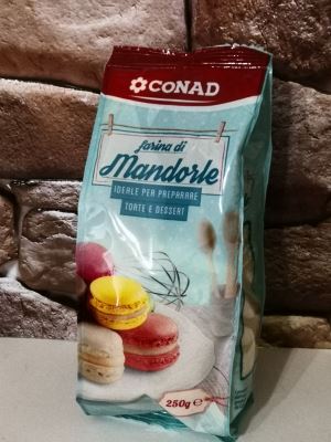 Farina di mandorle