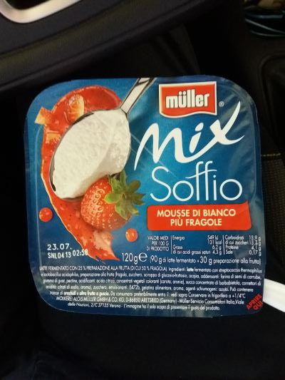 Mix soffio mousse di bianco più fragole