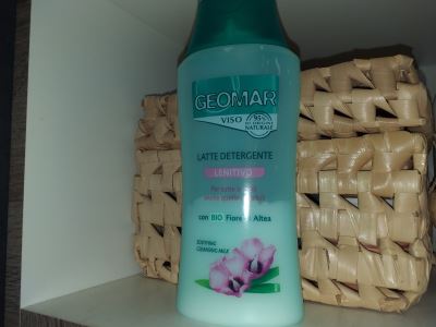 Latte detergente lenitivo