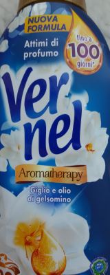 Ammorbidente giglio e olio di gelsomino