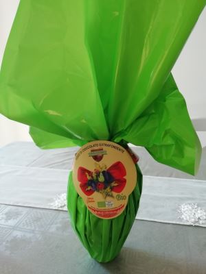 Uovo di pasqua bio di cioccolato extrafondente